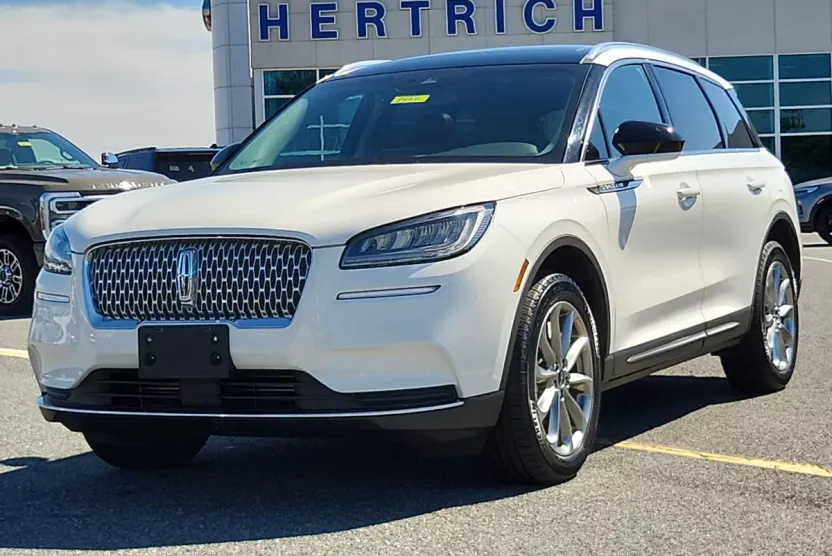 2021 Lincoln Corsair Standard photo 1