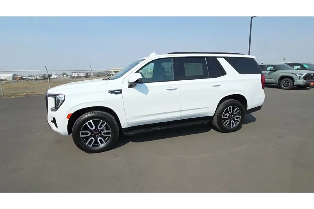 2021 Gmc Yukon AT4 photo 1