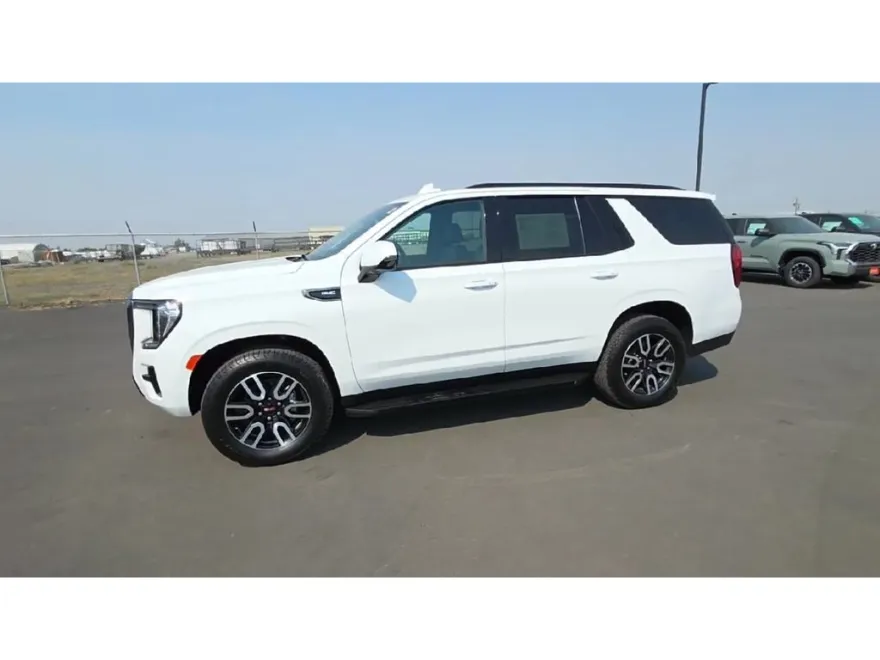 2021 Gmc Yukon AT4 photo 1
