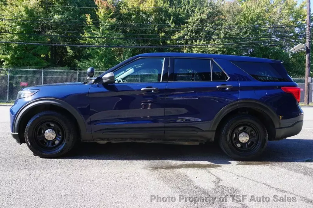 2022 Ford Explorer photo 1