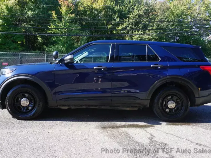 2022 Ford Explorer photo 1
