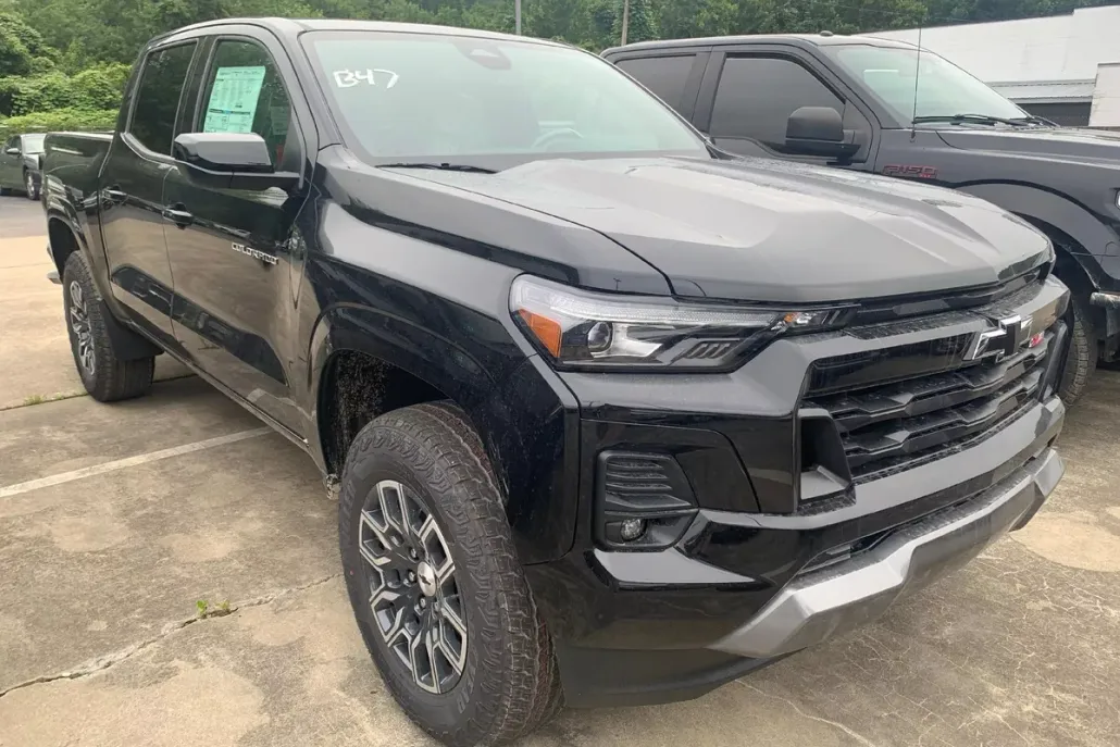 2026 Chevrolet Colorado Z71 photo 1