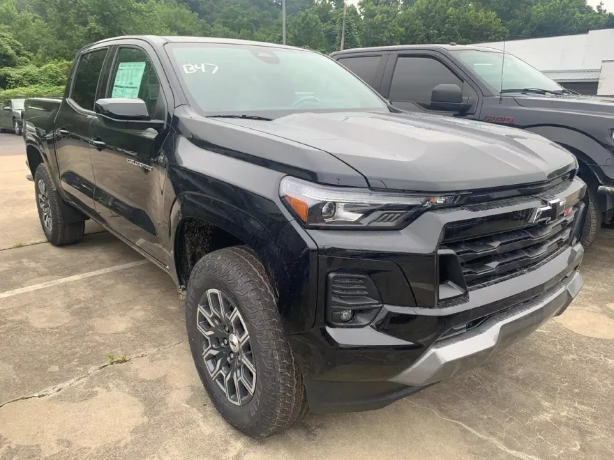 2026 Chevrolet Colorado Z71 photo 1