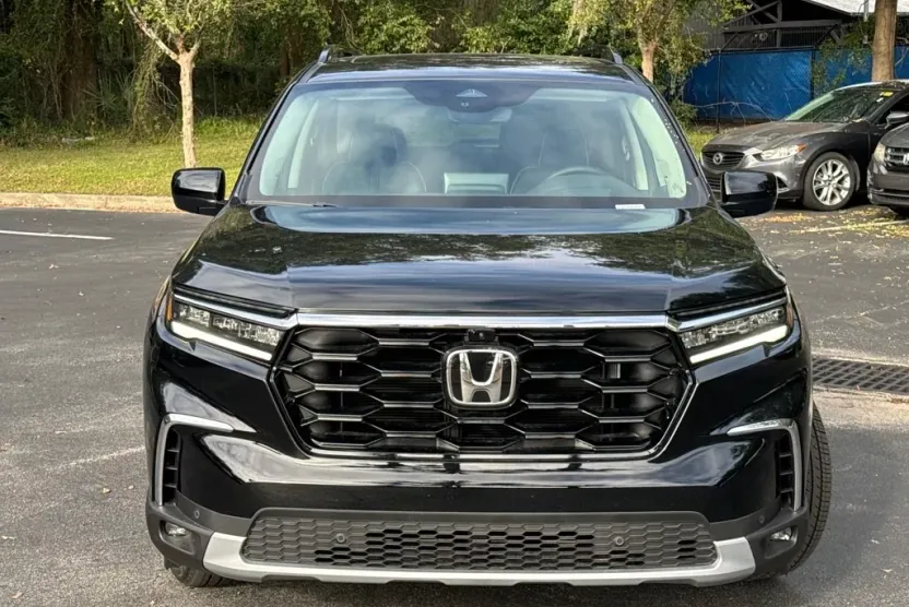 2025 Honda Pilot Elite photo 1