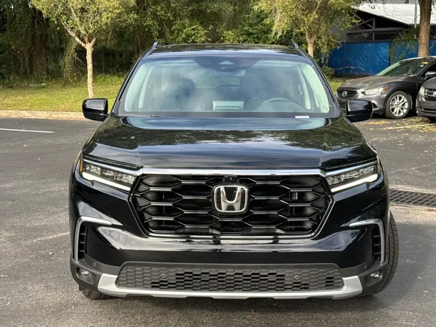 2025 Honda Pilot Elite photo 1