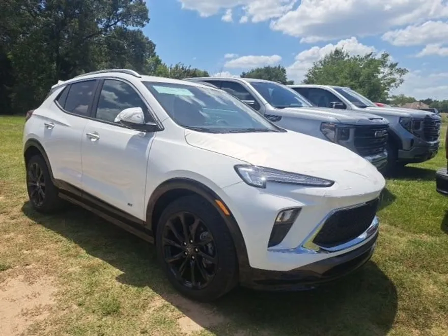 2026 Buick Encore GX Sport Touring photo 1