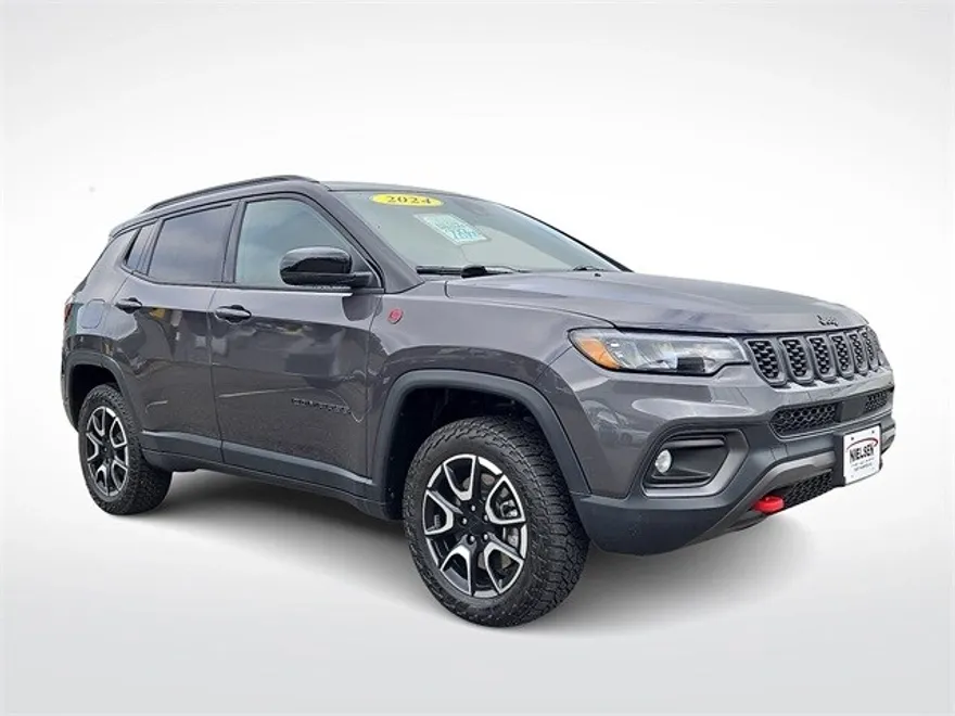 2024 Jeep Compass Trailhawk photo 1