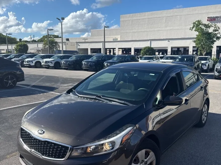 2018 Kia Forte LX Base photo 1