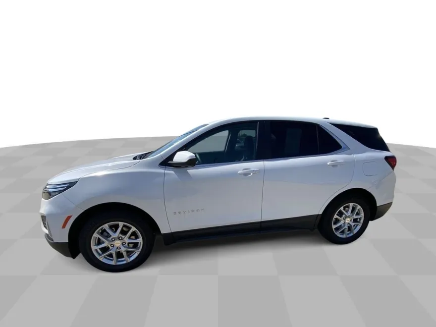 2024 Chevrolet Equinox LT photo 1