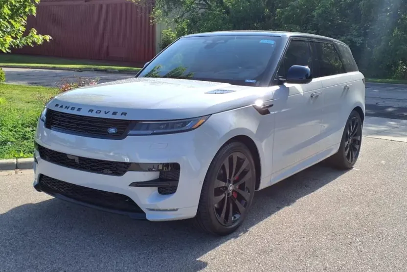 2025 Land Rover Range Rover Sport SE photo 1