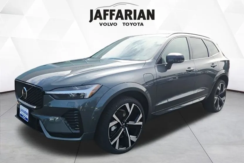 2026 Volvo XC60 Hybrid T8 photo 1
