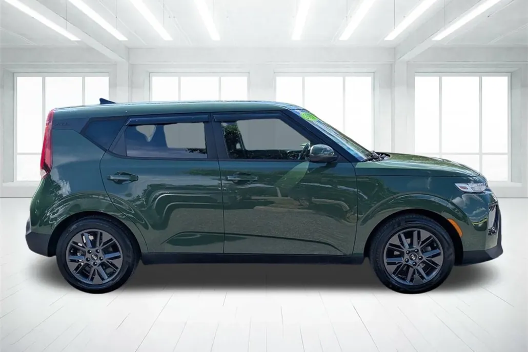 2021 Kia Soul EX photo 1