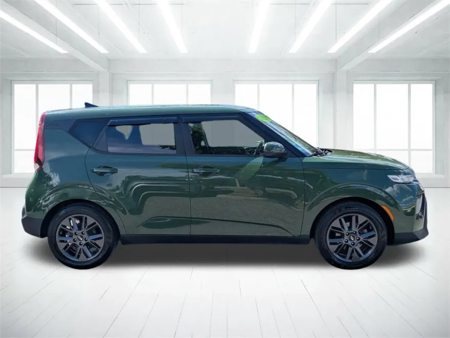 2021 Kia Soul EX photo 1