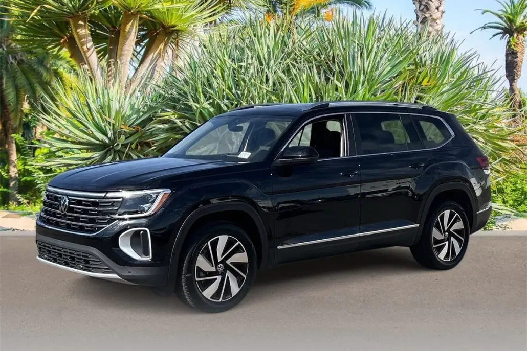 2025 Volkswagen Atlas SEL photo 1