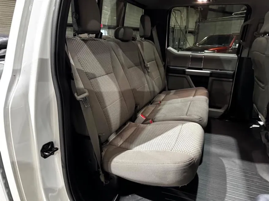 2016 Ford F-150 XLT photo 23