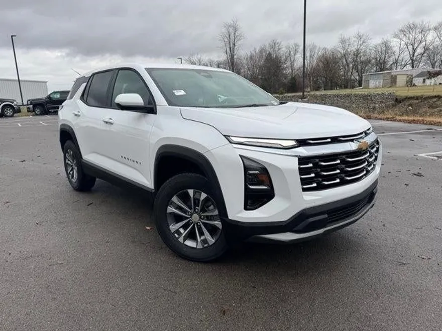 2025 Chevrolet Equinox LT photo 1