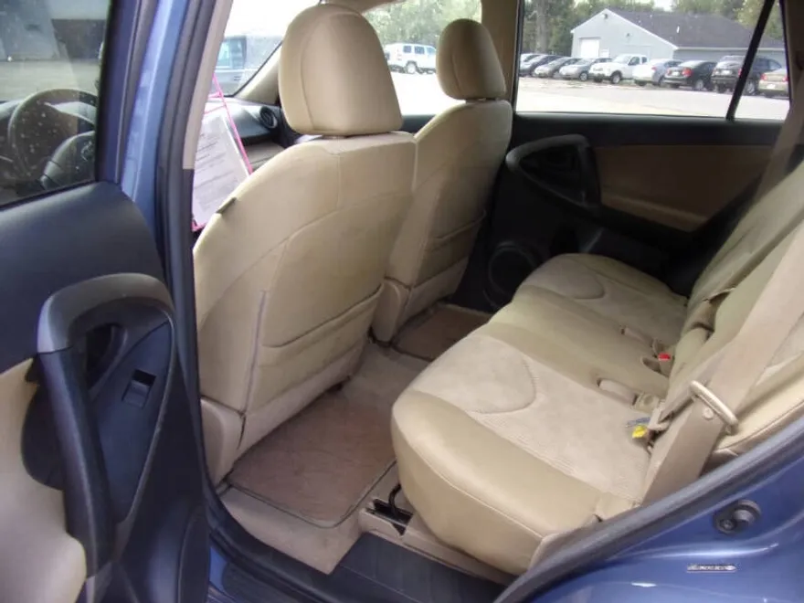 2009 Toyota RAV4 Base photo 1