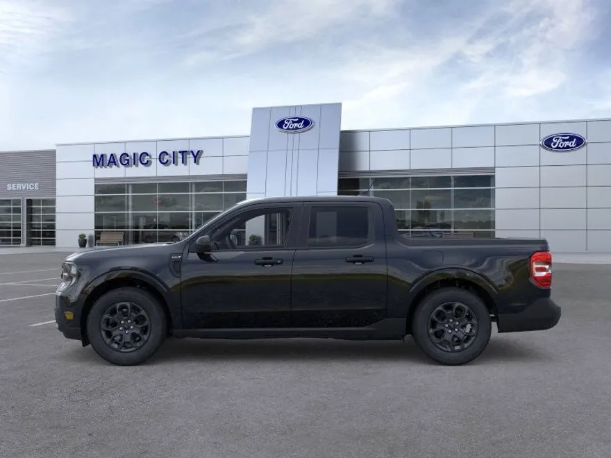 2025 Ford Maverick XLT photo 1