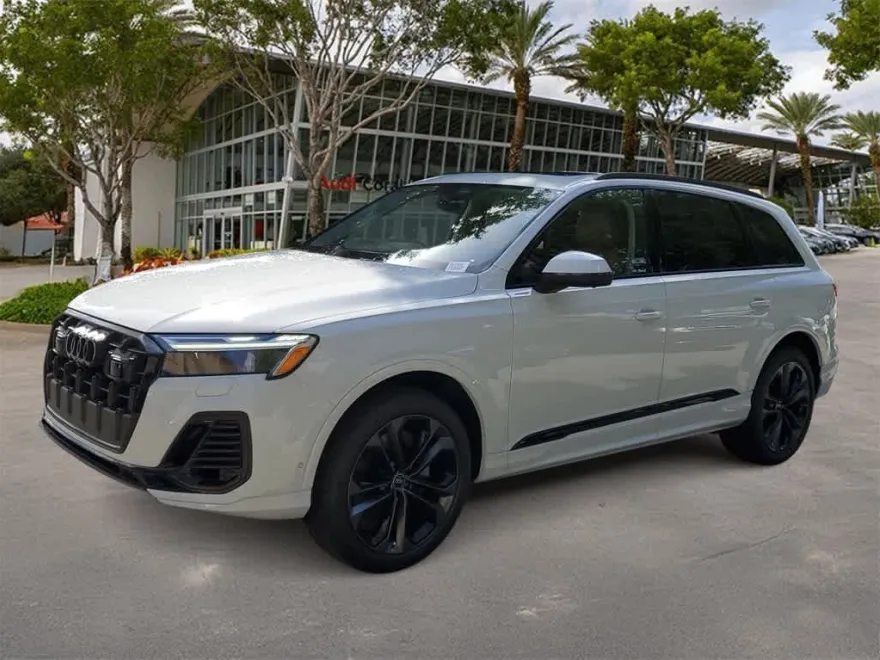 2025 Audi Q7 55 Premium Plus photo 1