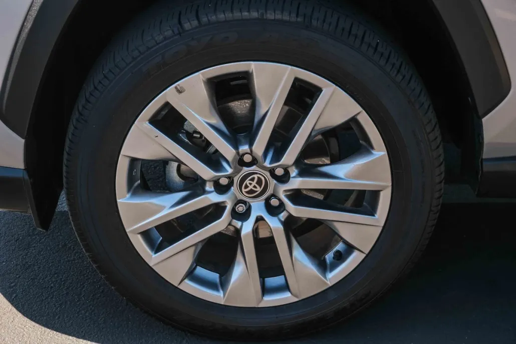 2024 Toyota RAV4 XLE Premium photo 1
