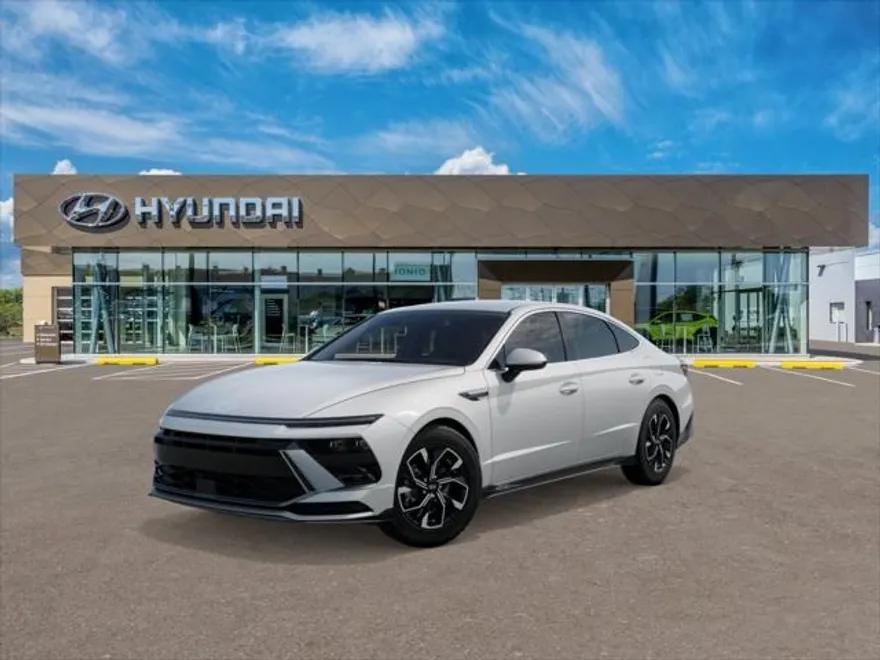 2025 Hyundai Sonata SEL photo 1