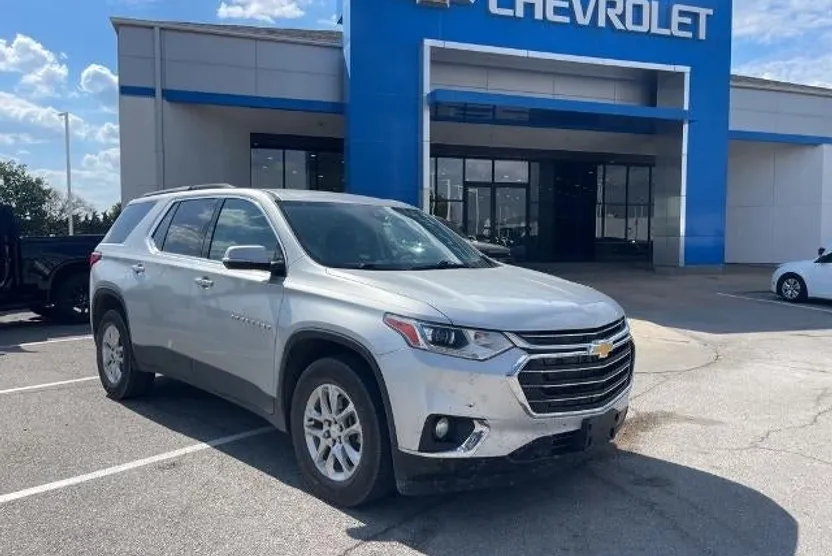 2020 Chevrolet Traverse 1LT photo 1