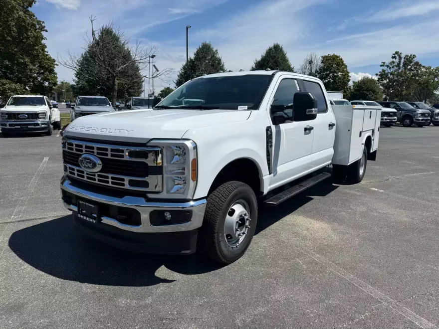 2025 Ford F-350 photo 1
