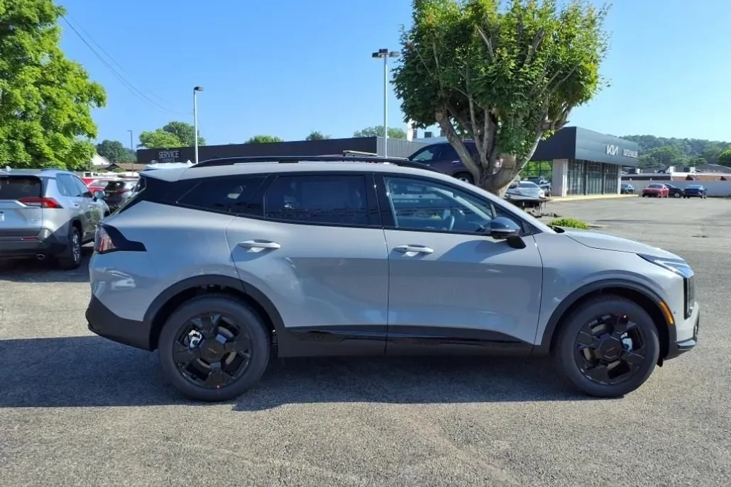 2026 Kia Sportage X-Line photo 1