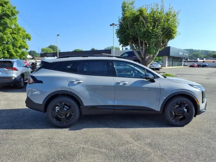 2026 Kia Sportage X-Line photo 1