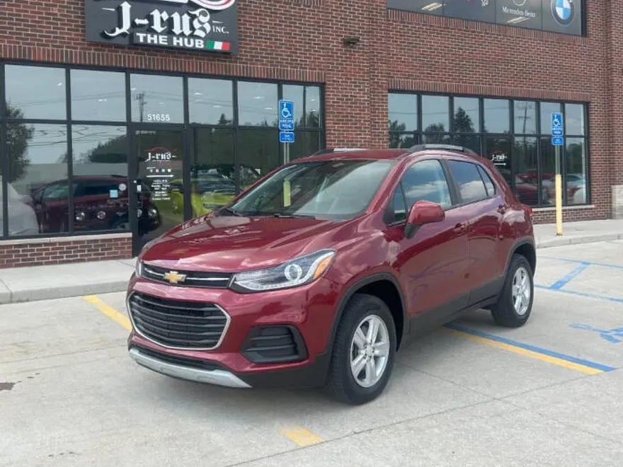 2021 Chevrolet Trax LT photo 1