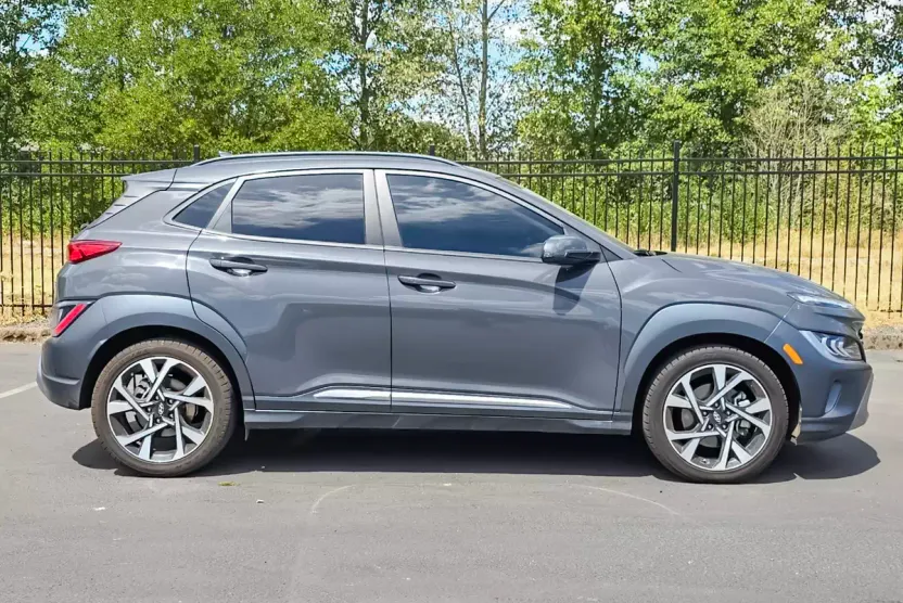 2023 Hyundai Kona Limited photo 1