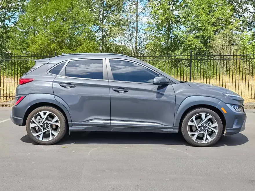 2023 Hyundai Kona Limited photo 1