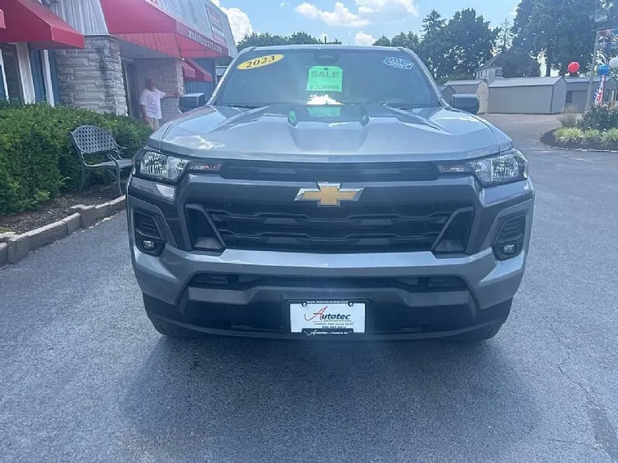 2023 Chevrolet Colorado LT photo 1