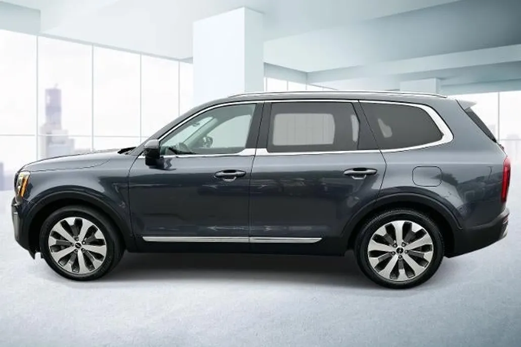 2022 Kia Telluride EX photo 1
