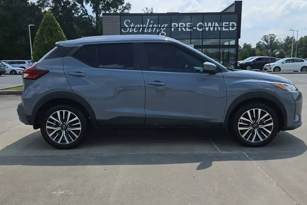 2022 Nissan Kicks SV photo 1