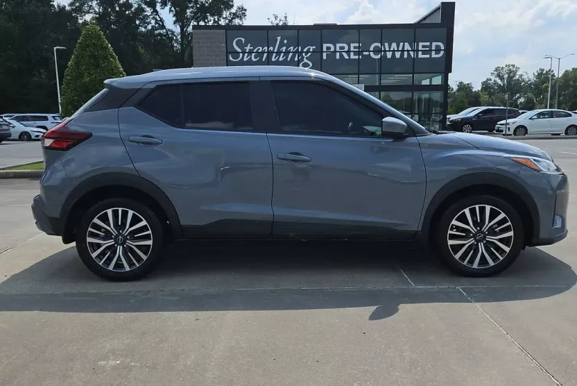 2022 Nissan Kicks SV photo 1