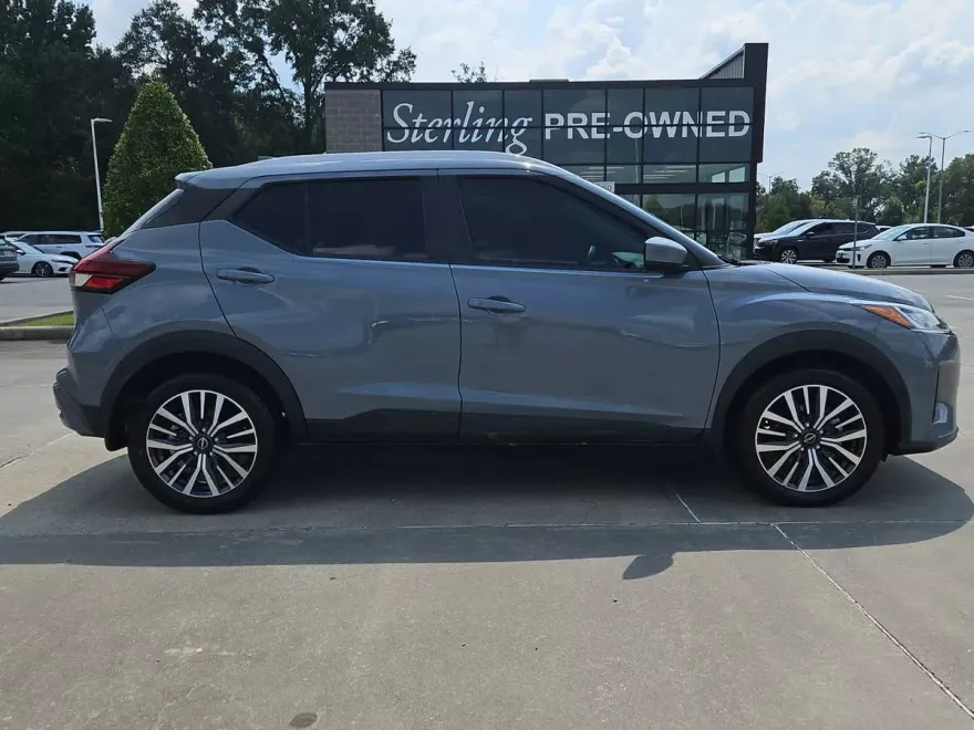 2022 Nissan Kicks SV photo 1