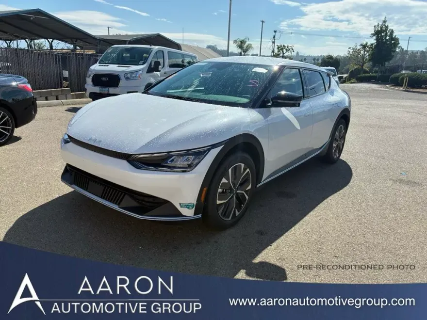 2024 Kia EV6 Light photo 1