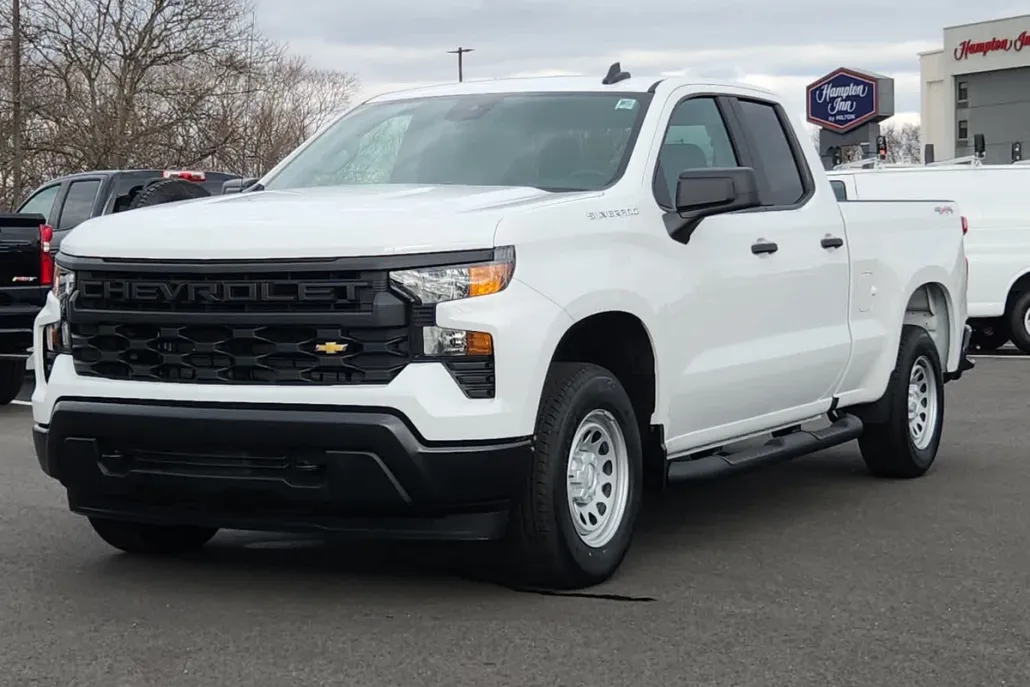 2025 Chevrolet Silverado 1500 photo 1