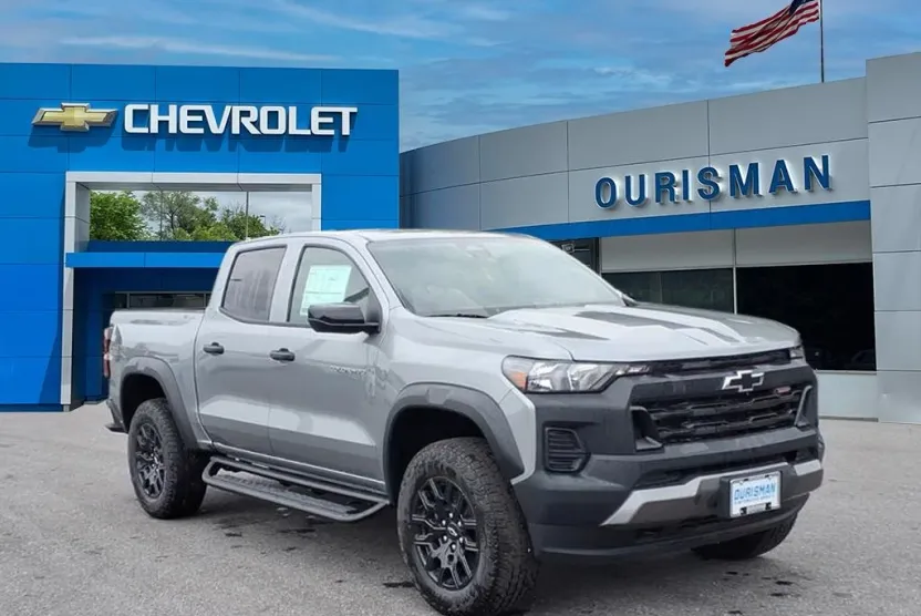 2026 Chevrolet Colorado Trail Boss photo 1