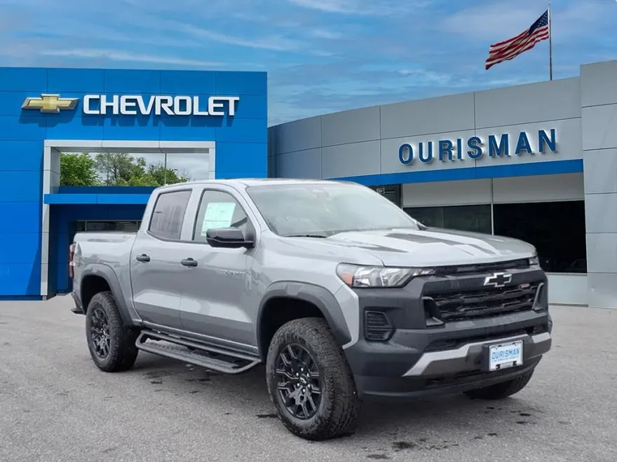 2026 Chevrolet Colorado Trail Boss photo 1