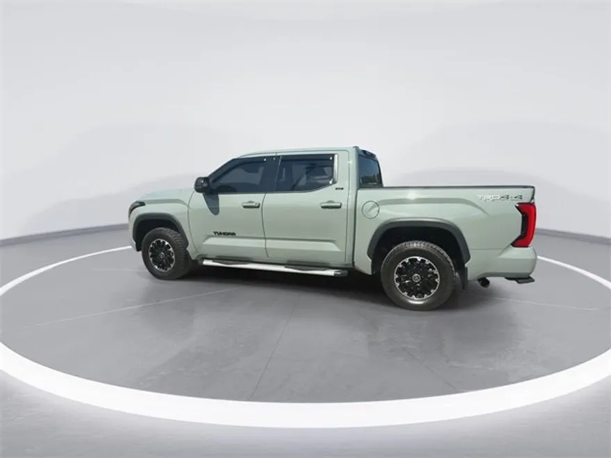 2022 Toyota Tundra SR5 CrewMax photo 6
