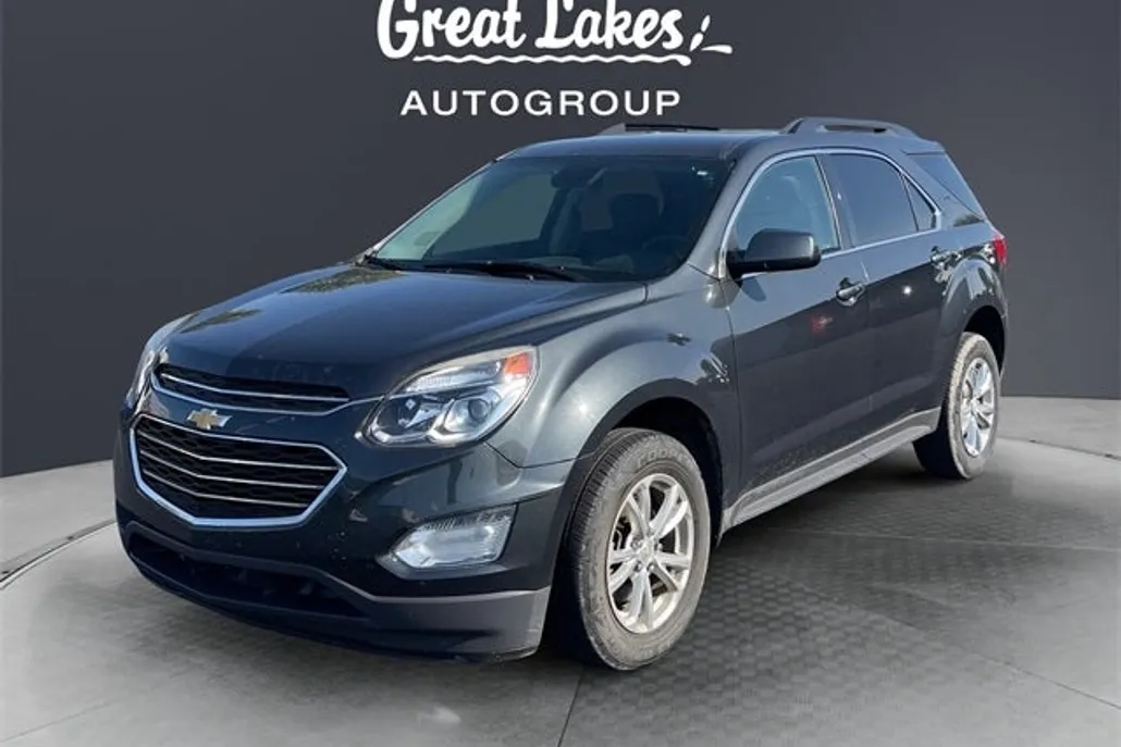 2017 Chevrolet Equinox LT photo 1