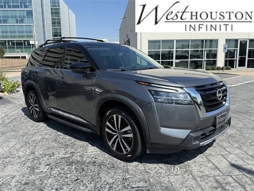 2023 Nissan Pathfinder Platinum photo 1