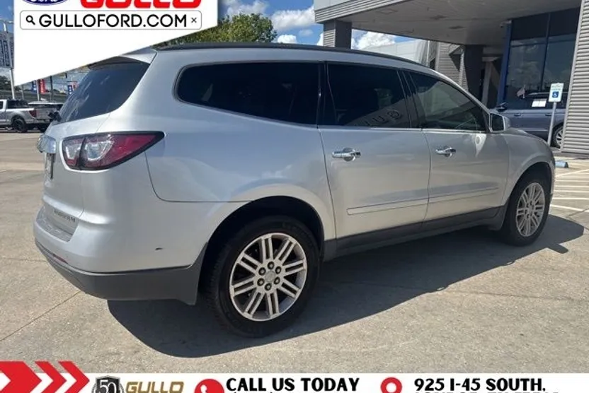 2014 Chevrolet Traverse 1LT photo 1