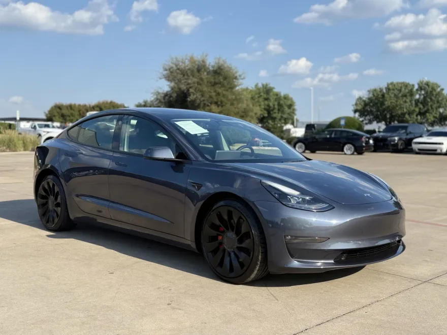 2023 Tesla Model 3 Performance photo 1