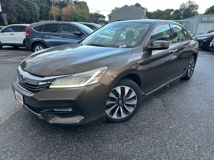 2017 Honda Accord Hybrid Touring photo 1