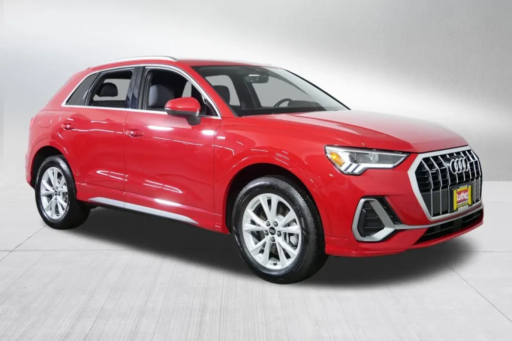 2024 Audi Q3 S line Premium photo 1