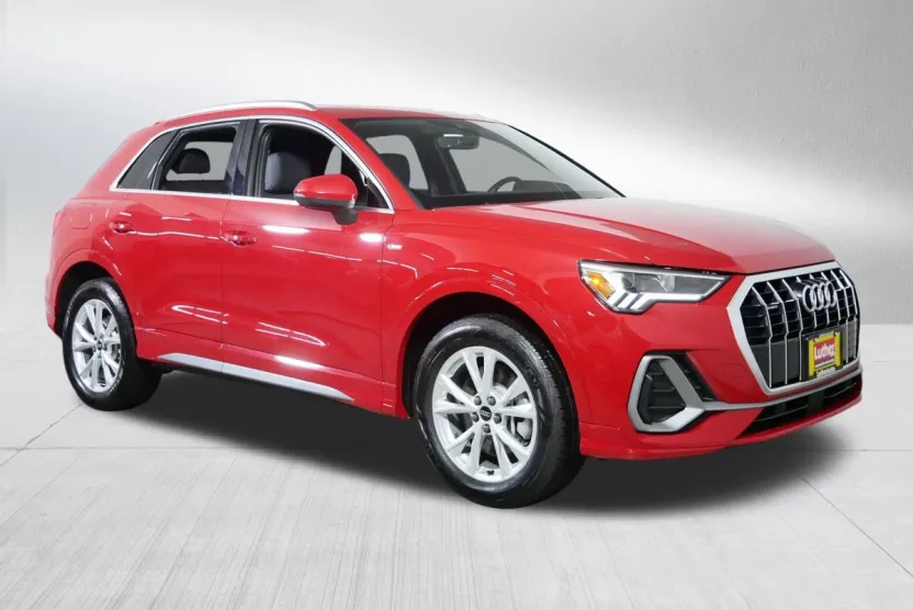 2024 Audi Q3 S line Premium photo 1