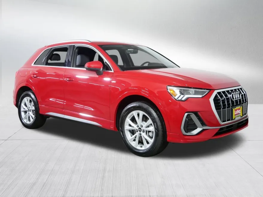 2024 Audi Q3 S line Premium photo 1